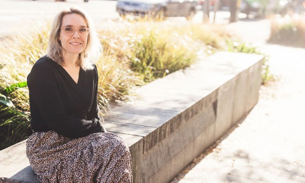 Beth Messenger Outside 600X360